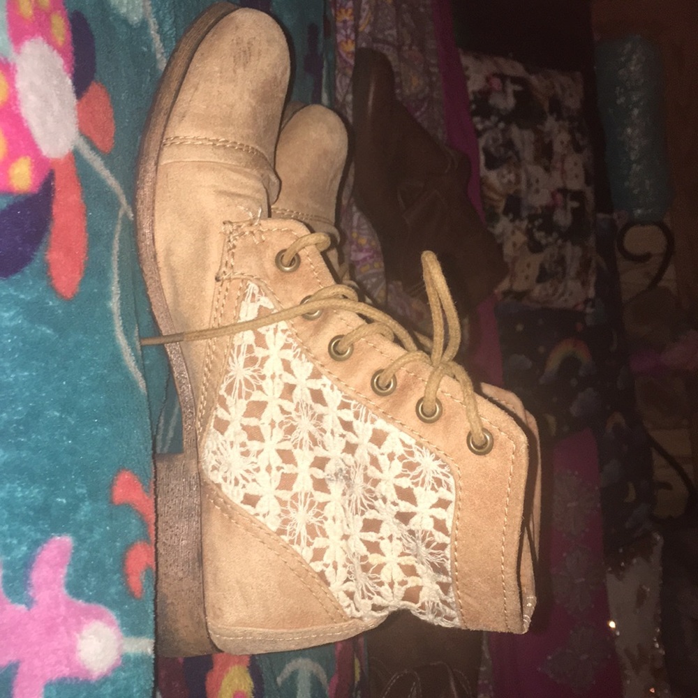 Brown boots.